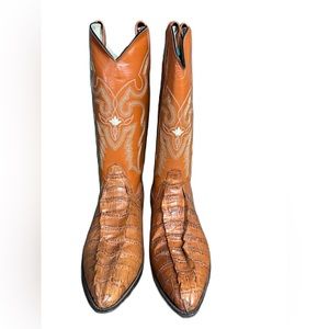 Lejanoeste Men’s Cognac Alligator Narrow Round Toe Boots